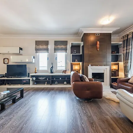 The Grand Luxurious Duplex By Ps Apartmán