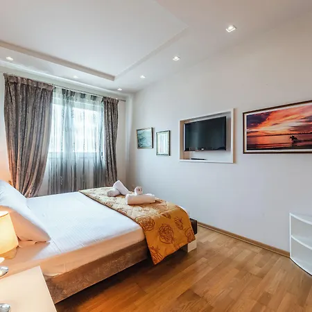 The Grand Luxurious Duplex By Ps Apartmán Durrës
