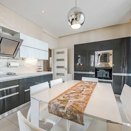 The Grand Luxurious Duplex By Ps Apartmán