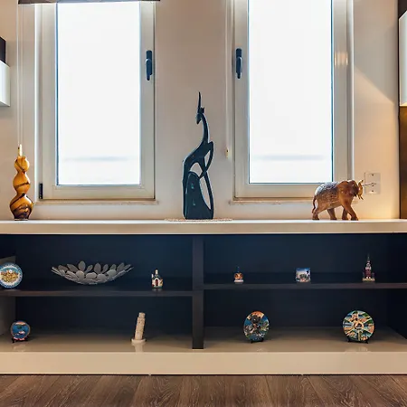 The Grand Luxurious Duplex By Ps Apartmán