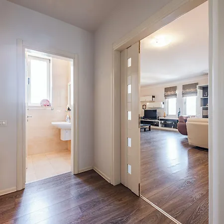 The Grand Luxurious Duplex By Ps Apartmán